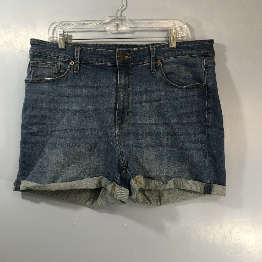 🌷Universal Thread High Rise Midi Jean Shorts